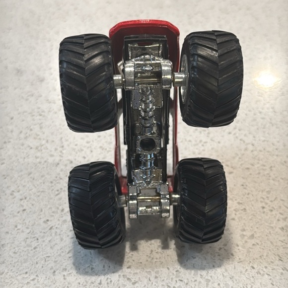 Hot Wheels Monster Jam - Travis Pastrana 199 - Circuit Crashers - Picture 5 of 8